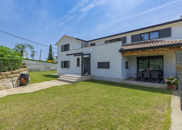 Holiday Home Rokvilla By Interhome